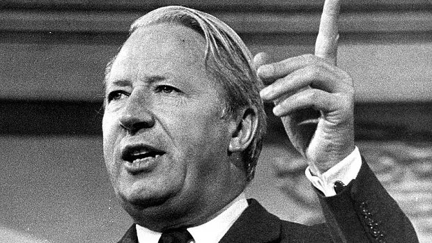 Antho_Repartie's tweet image. Durant un bain de foule, quelqu'un lance au premier ministre Edward Heath :
- Vous êtes un imbécile !
- Alors votez pour moi, je suis qualifié pour vous représenter.