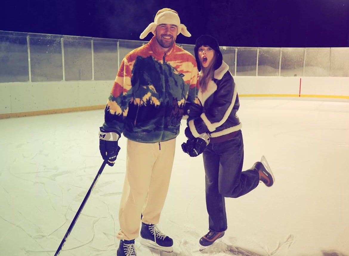beepopofc's tweet image. Taylor Swift aproveitando suas férias e viajando ao lado do seu namorado!