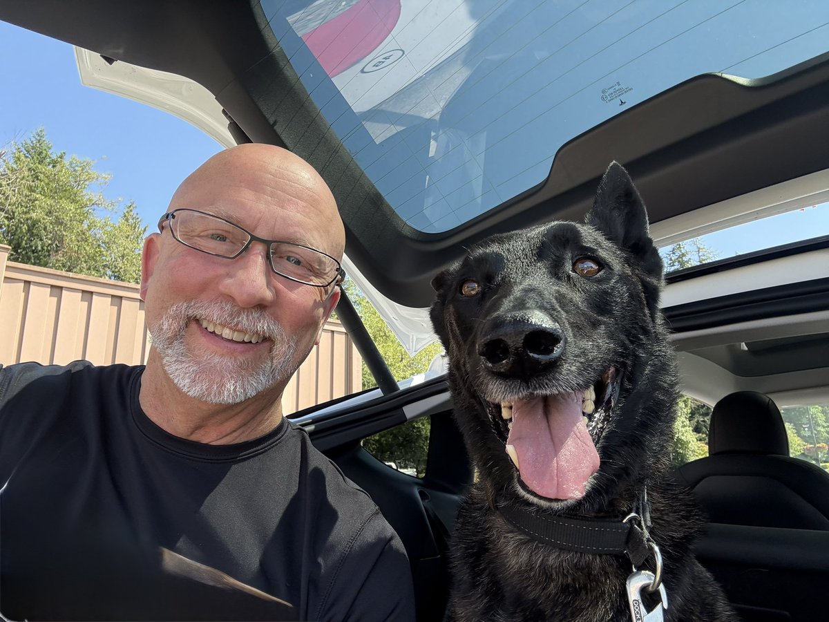 fitz_keith's tweet image. Nothing like a car ride with dad on a spectacular day! 😀🐾💯