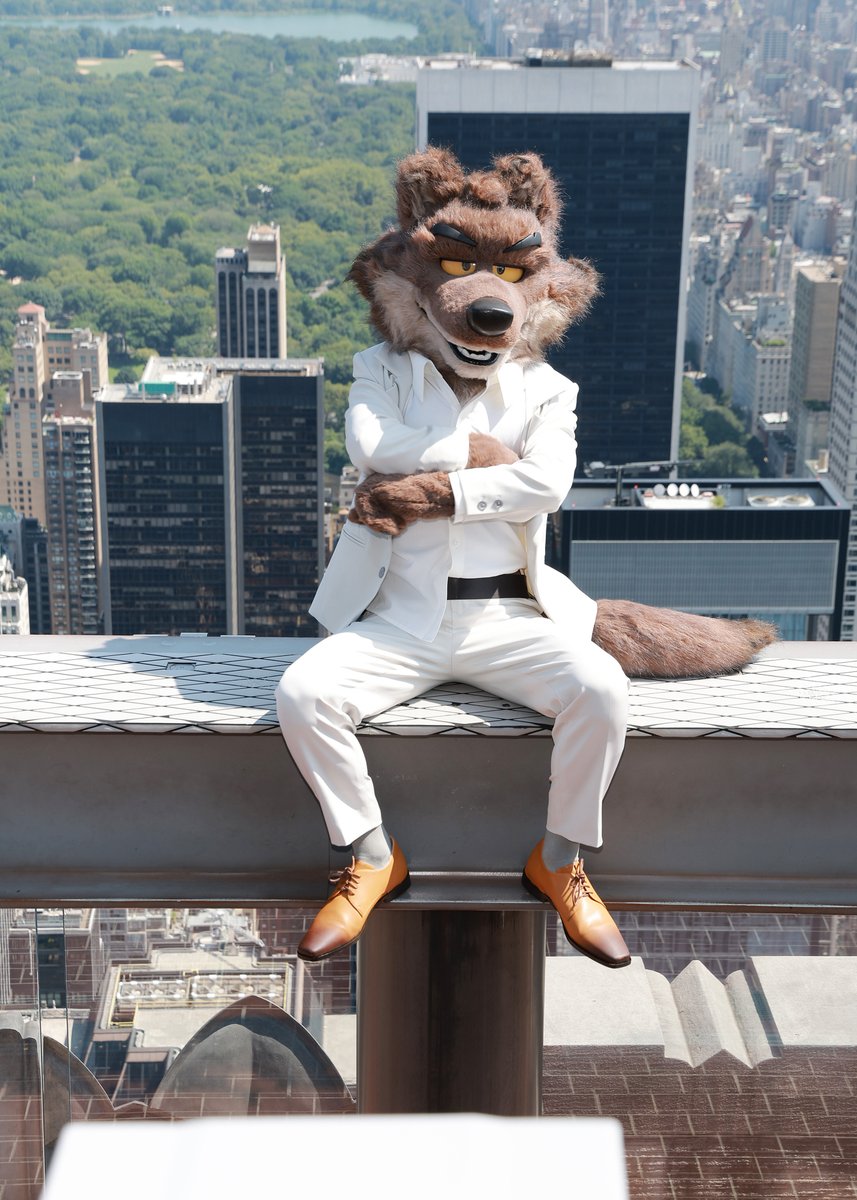 Dreamworks's tweet image. Nothing like a little fresh air and high-stakes planning.
Mr. Wolf hit @edgenyc to scout the city and plan his next escape 🕶️
Catch him in #TheBadGuys2 — in theaters August 1!