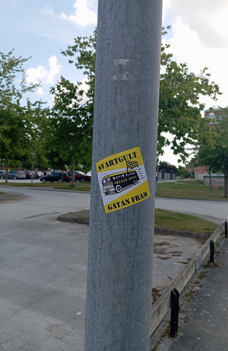 SVARTGULT GATAN FRAM