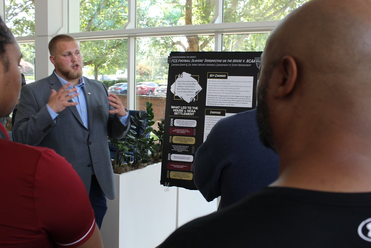 docwalk_'s tweet image. A proud old man and advisor today.
Outstanding work by @EmersonBaker5, @SamiraSwish, and @ZekePetrou at the SURE Presentations this morning. Excited to see each of them take the next step and continue work on these meaningful projects.