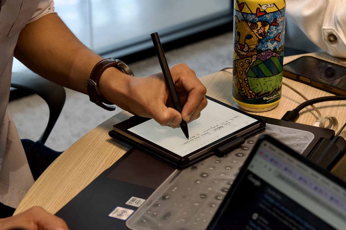 Hoy nos reunimos con Paola Bárcenas y Pascual Alcocer, director general del ITESM, para avanzar en la construcción de soluciones hídricas sostenibles.

Desde la academia, la técnica y la colaboración, seguimos apostando por una agenda integral para Querétaro.
#UnidosPorElAgua