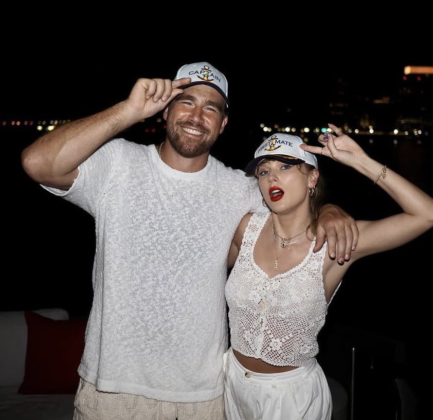 PopBase's tweet photo. Travis Kelce shares new photos with Taylor Swift. https://t.co/JnEUIJyC31