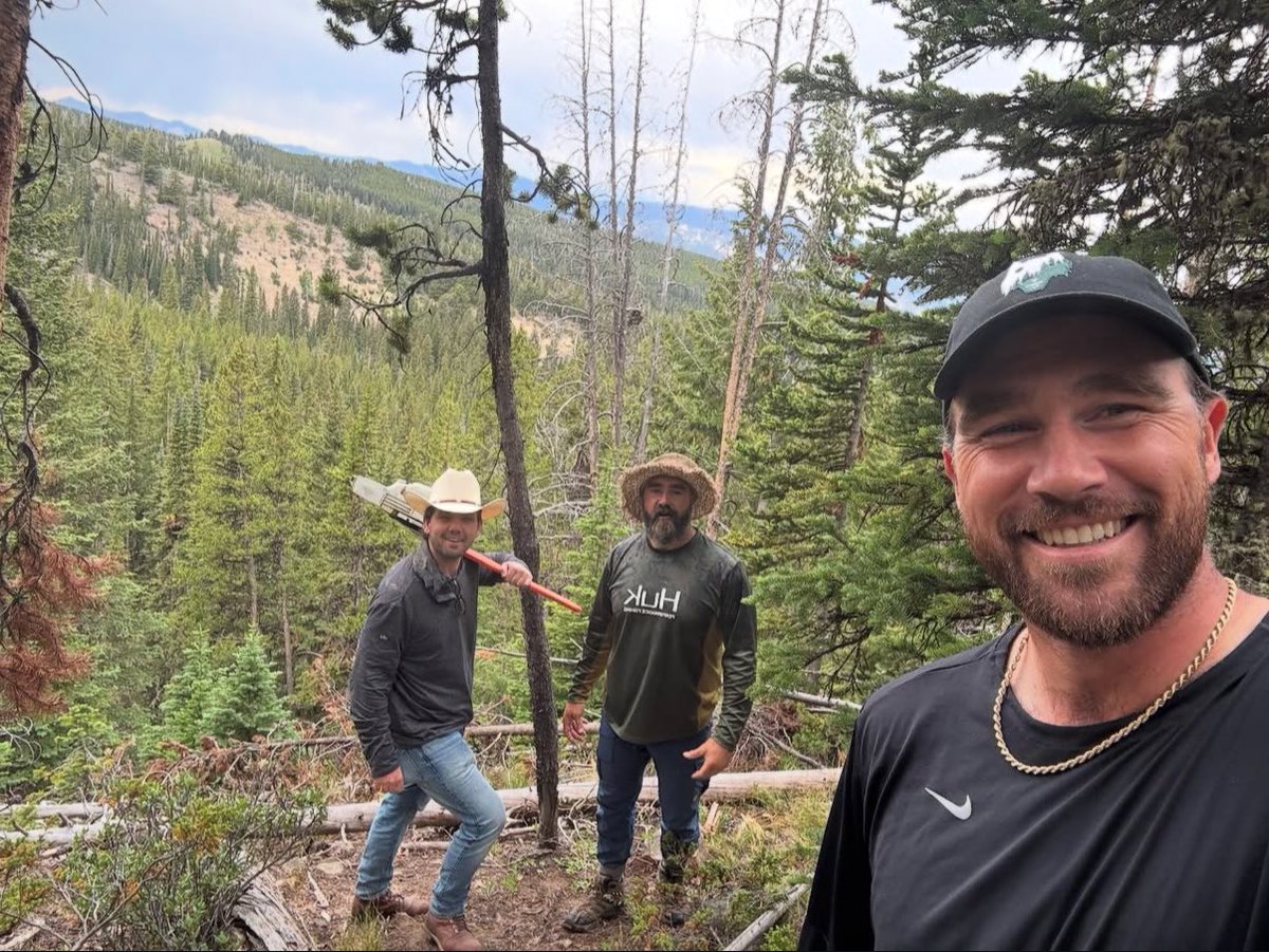 wildeyedswift's tweet image. AUSTIN TRAVIS AND JASON AUSTIN TRAVIS AND JASON AUSTIN TRAVIS AND JASON AUSTIN TRAVIS AND JASON AUSTIN TRAVIS AND JASON!!!!!