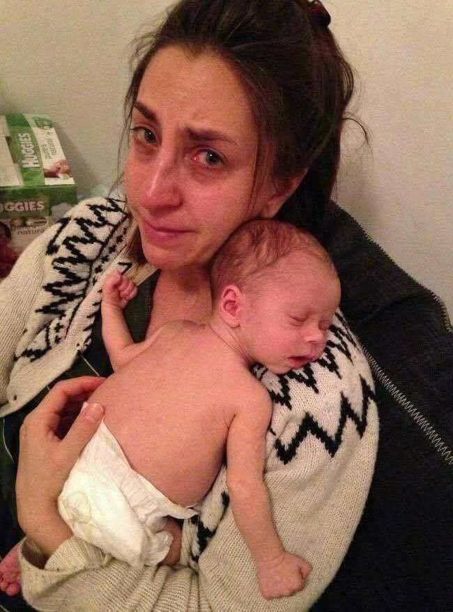 M_Jackson_1's tweet image. A woman fights for the life of her son who was born ill. Don't leave without leaving an " Amen "☝😭😪"🙏
Let's save the children's 🗽🇺🇸
Please follow and repost👍
For more information.💥