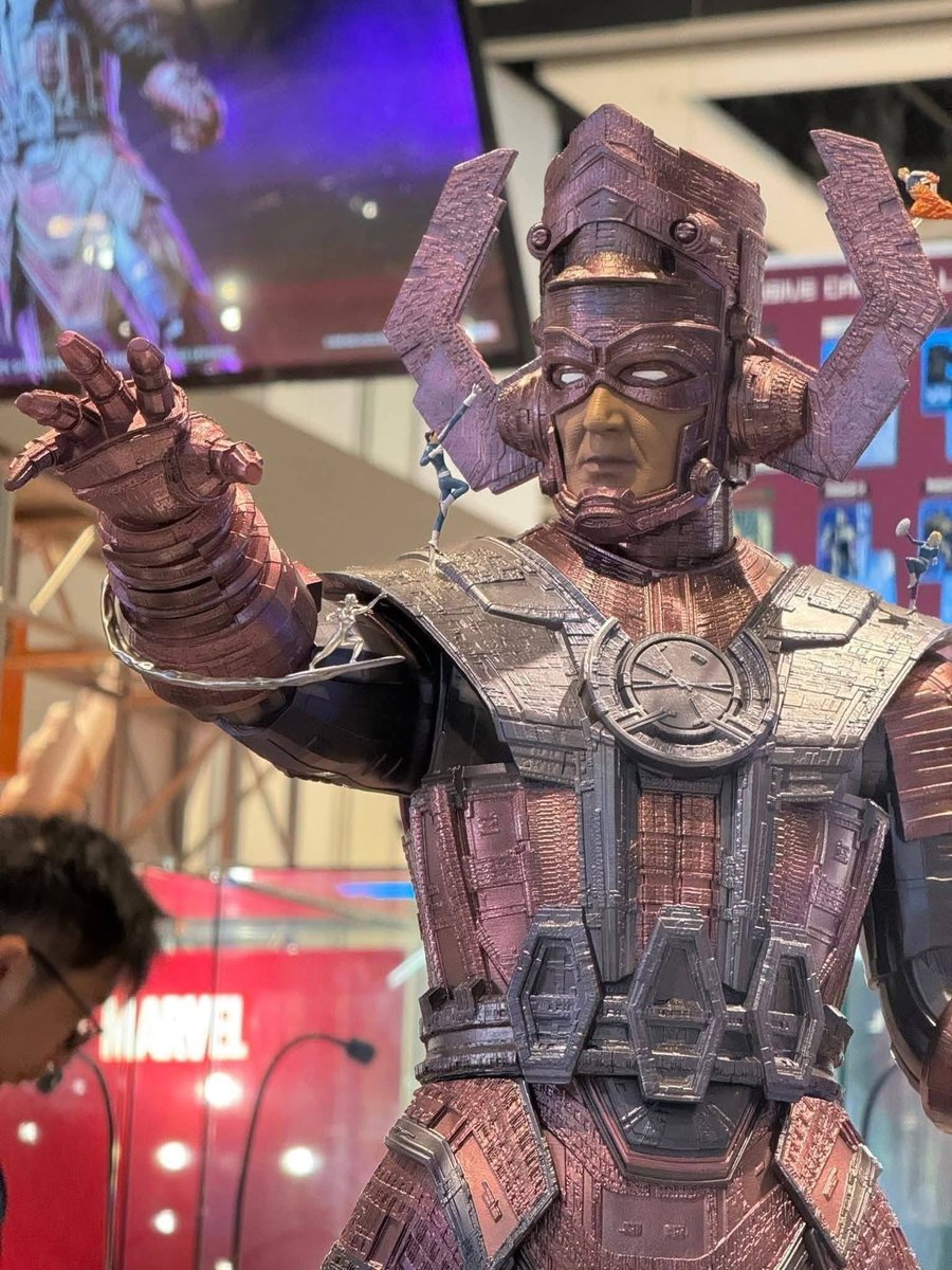 TheBarzul's tweet image. La HotToys de Galactus, présenté à la SDCC  se