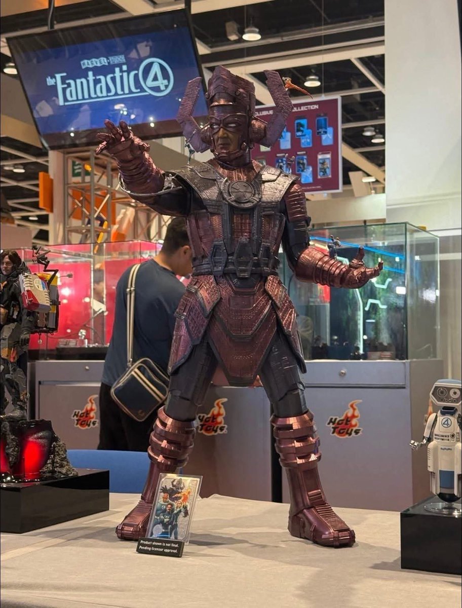 TheBarzul's tweet image. La HotToys de Galactus, présenté à la SDCC  se