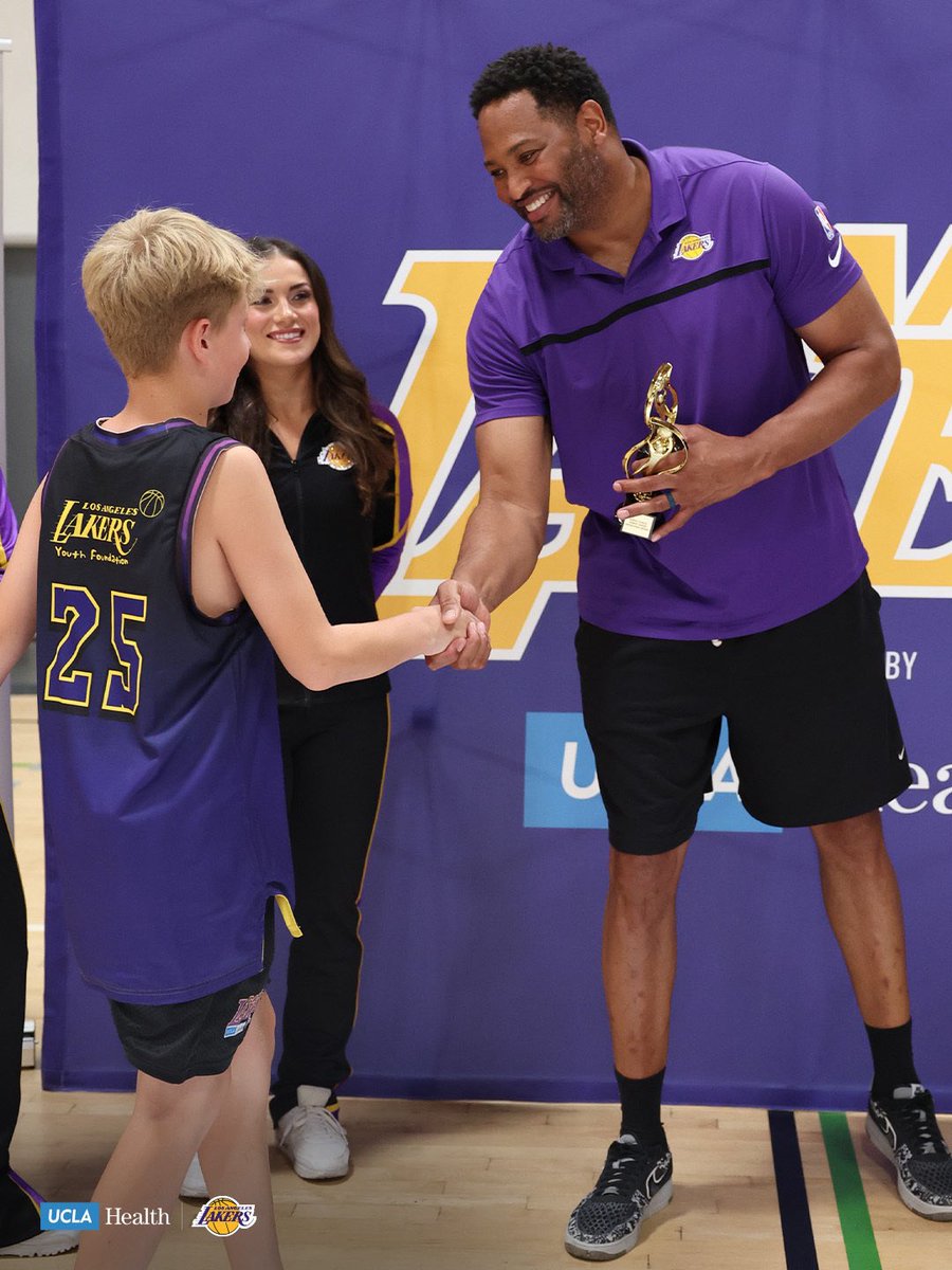 LakersCommunity's tweet image. Inspiring the next generation of hoopers 🏀

@UCLAHealth x #CampLakers