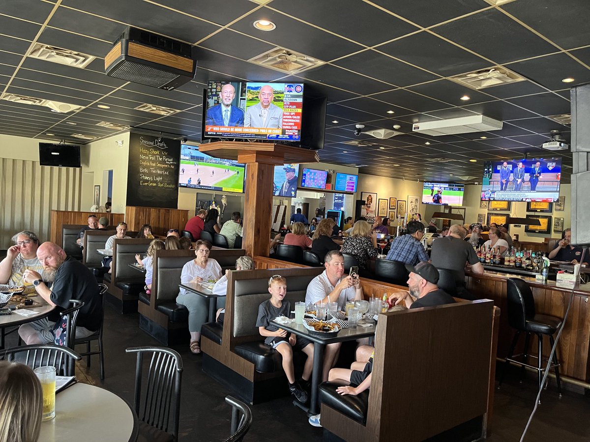 Big crowd gathering at #sharkeysCafe for tonight’s show. Join me and ⁦<a href="/TimBenzPGH/">Tim Benz</a>⁩ 6-8 pm or listen on ⁦<a href="/FoxSportsPGH/">Fox Sports Radio Pittsburgh</a>⁩