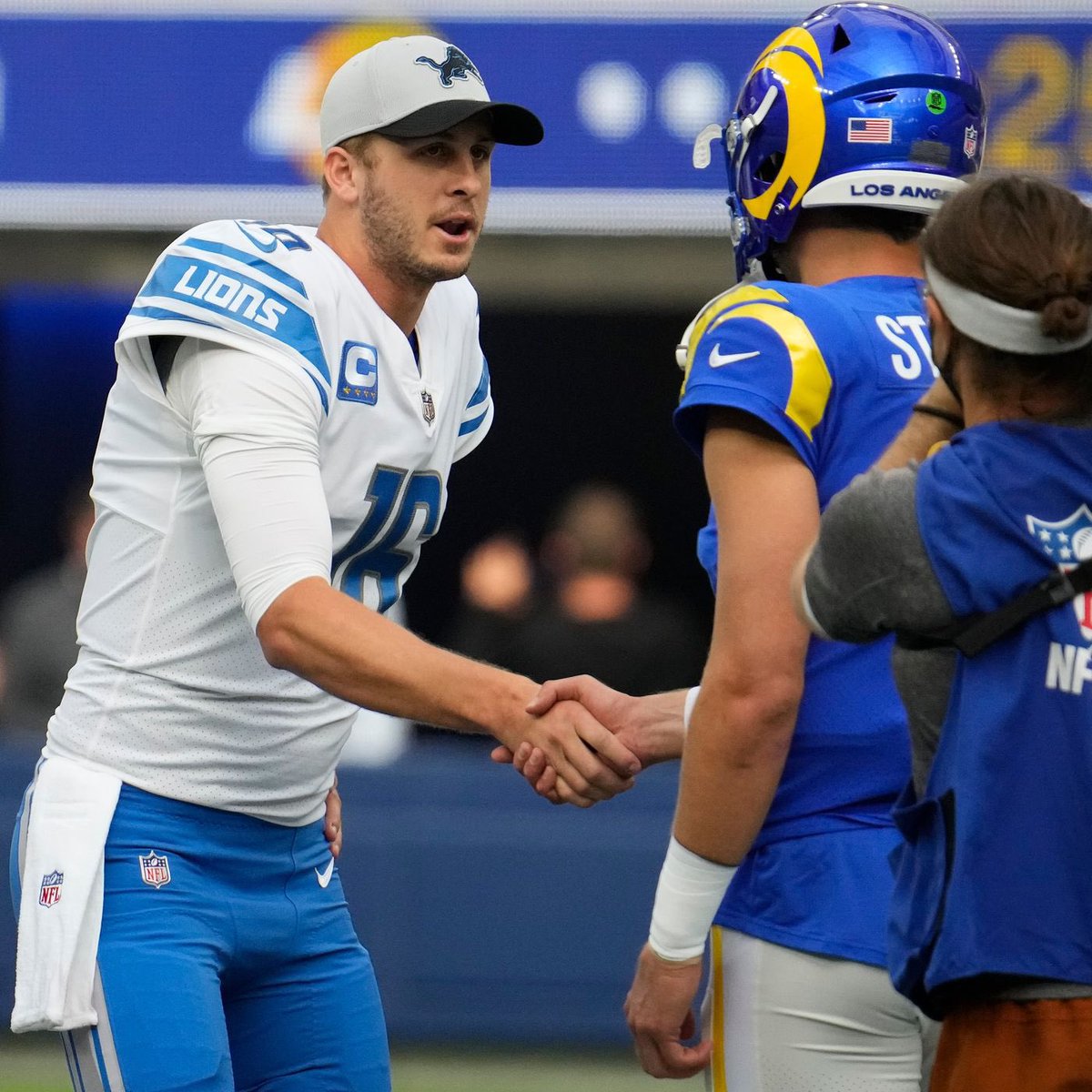MLFootball's tweet photo. WHO IS THE BETTER #NFL QUARTERBACK…?

❤️ for Matthew Stafford
🔁 retweet for Jared Goff

🧐 https://t.co/jOliFLmacU
