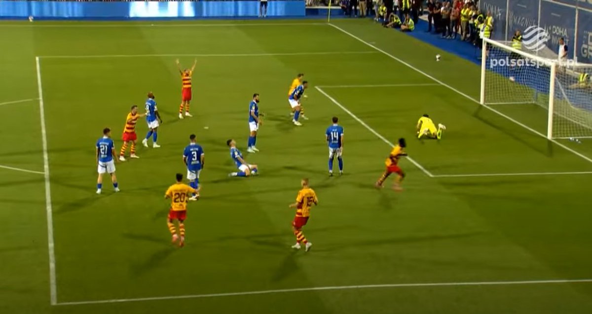 KubaSeweryn's tweet image. FK Novi Pazar - Jagiellonia Białystok 1:2. Wróciły rozgrywki duetu Pululu - Imaz.
1. Po pierwsze i najważniejsze - zwycięstwo. Dwumecz pucharowy to inna historia niż liga, w której możesz grać ryzykownie i ładnie, z koniec końców punktowo wpadki się wyrówna zwycięstwami w innych…