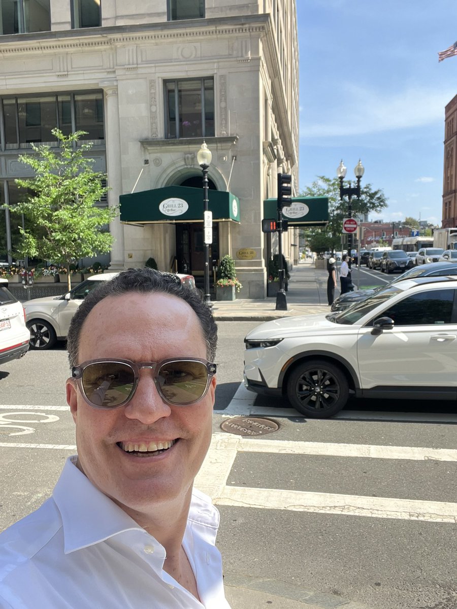 Boston Macro Dinner Time!

Let’s ace this at alma mater land, too! 💙🧿🙌🏼