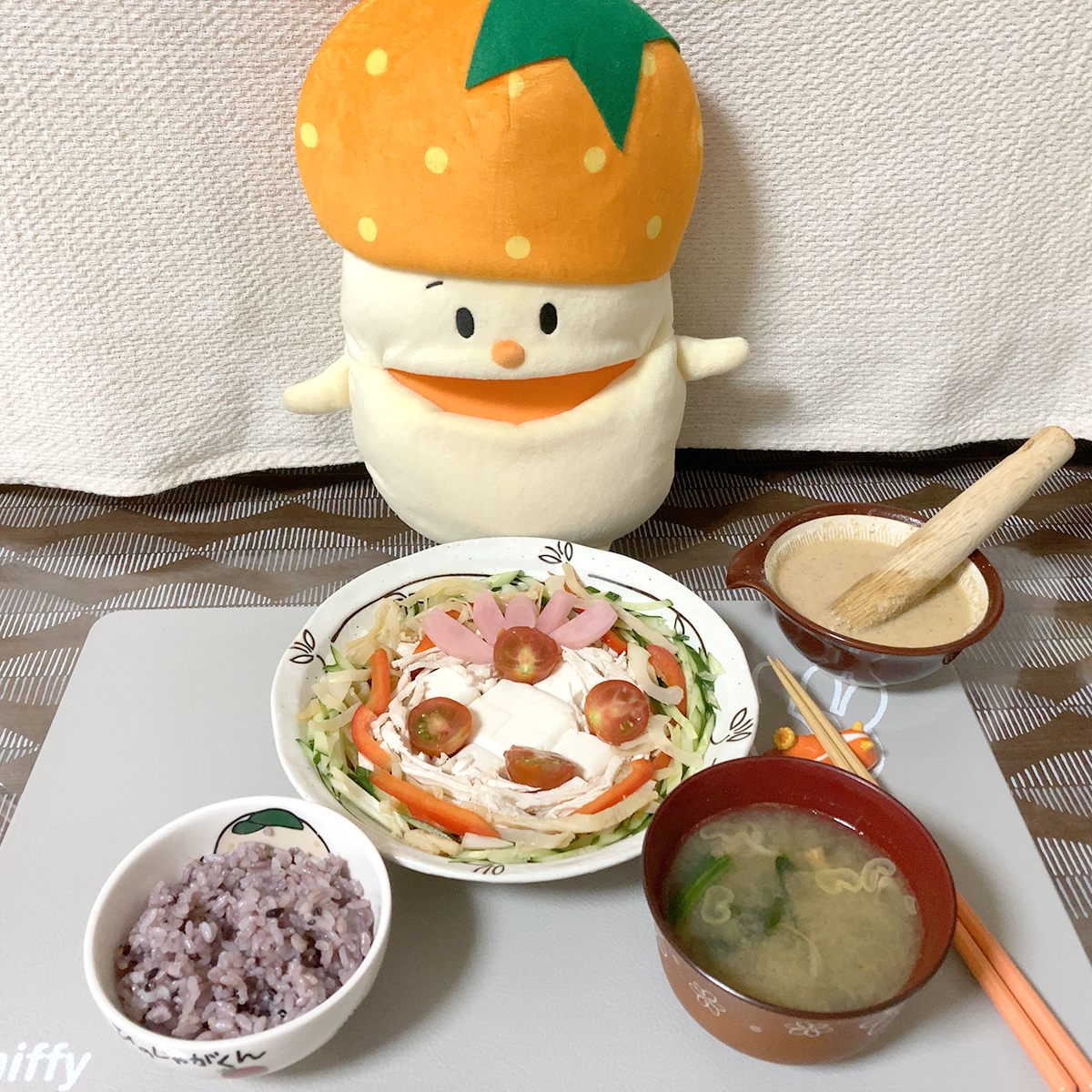 orendikun's tweet image. おはよぉございます🎵
今朝は棒棒鶏にお豆腐をドドン🐔
隠し味は、ピリ辛とり野菜みそ
( *´艸`)
もうひとふんばりの金曜日
今日もゆるっと、がんばろ~💨
#今朝もモリモリ
#とり野菜みそ