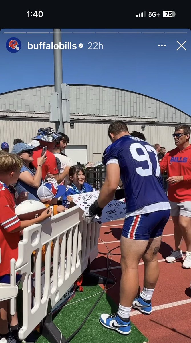 carlifarley's tweet image. Hey Joey: Thicc thighs save lives! Amirite #BillsMafia