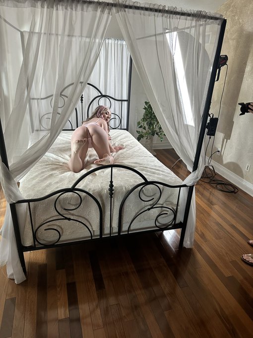 Watch Danny Mountain INC.'s leaked NSFW photo on TwXstars