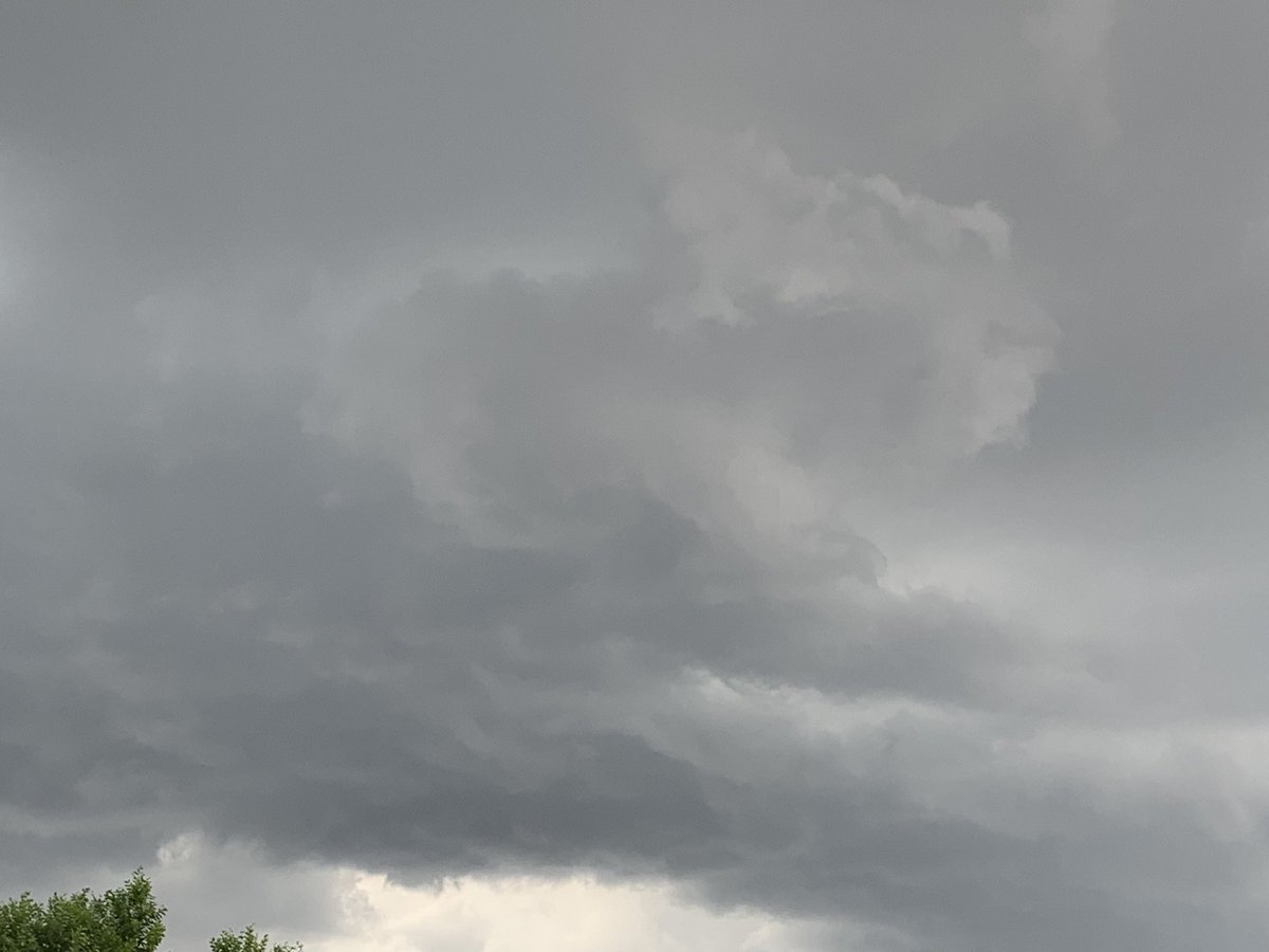 CrystalAnd22350's tweet image. SLC over FT Lupton area #COwx #cowx