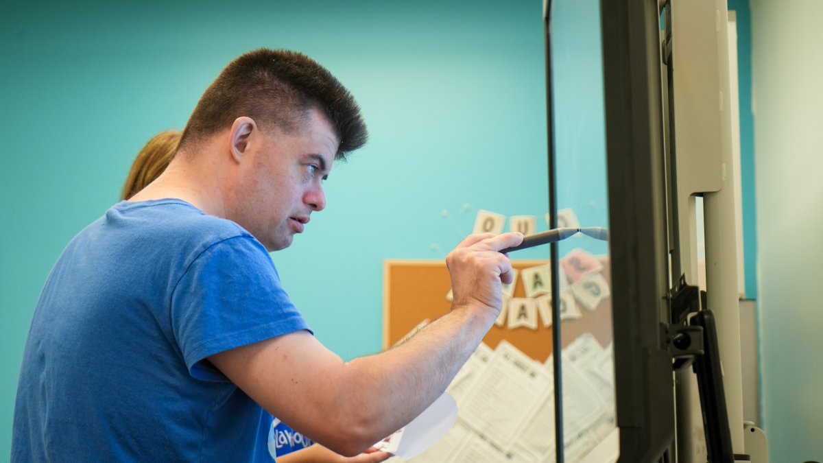 GiGis_Playhouse's tweet image. In GiGi’s Achievers, adults with Down syndrome build skills through hands-on learning! 💪💛 This week: wants vs. needs while bowling &amp;amp; budgeting essentials vs. treats! 🎳🍕 #GiGisPlayhouse #AchieversProgram #DownSyndromeAwareness #LifeSkills #InclusionMatters #GenerationG