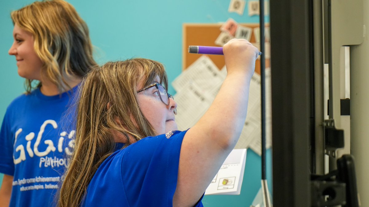 GiGis_Playhouse's tweet image. In GiGi’s Achievers, adults with Down syndrome build skills through hands-on learning! 💪💛 This week: wants vs. needs while bowling &amp;amp; budgeting essentials vs. treats! 🎳🍕 #GiGisPlayhouse #AchieversProgram #DownSyndromeAwareness #LifeSkills #InclusionMatters #GenerationG