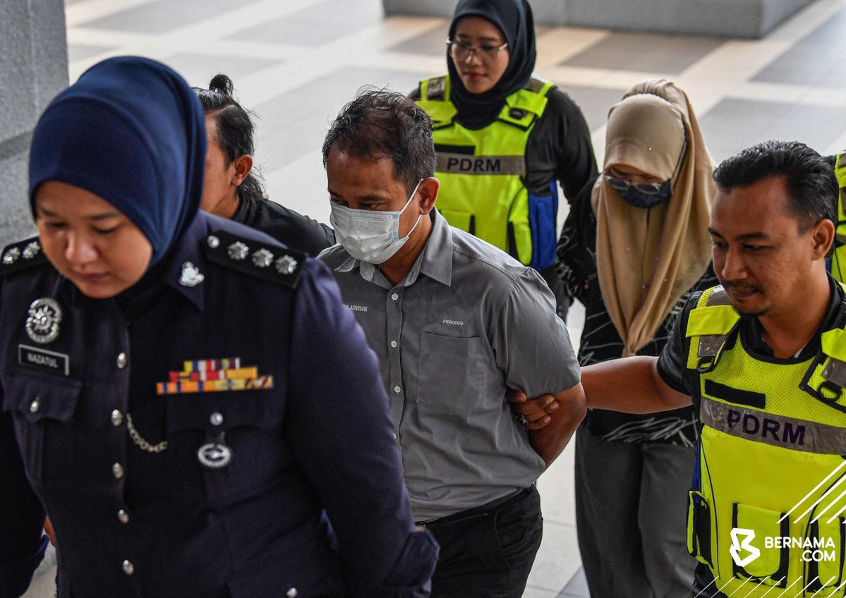 Bernama_Radio's tweet image. #ICYMI Seorang lelaki dijatuhi hukuman penjara lima tahun manakala isterinya didenda RM18,000 oleh Mahkamah Sesyen Kuala Lumpur selepas mengaku mendera anak perempuan mereka yang berusia tujuh tahun 11 bulan menggunakan kulit durian.
📷 Muhammad Hazim Izam | BERNAMA