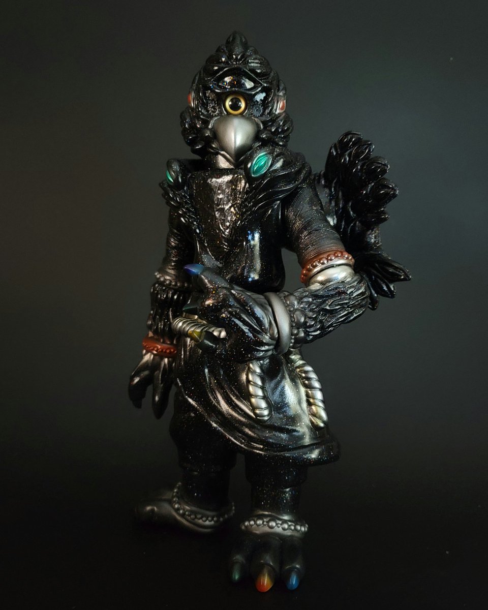 Spiral__Toys's tweet photo. ワンフェス2025夏 一般販売作品

御守忍者からくり丸【小宇宙】 ¥2,000-
からくり忍者【小宇宙】 ¥12,000-
てんにゃ 【小宇宙】¥7,000-
絡繰炎帝朱雀丸 【小宇宙】¥18,000-

今回初めてゾル調色に挑戦させて頂きました。読みはもちろん...🫢
こちらは少量ですが、色を一部変えて通販も予定しています。 https://t.co/xUD405wxBK