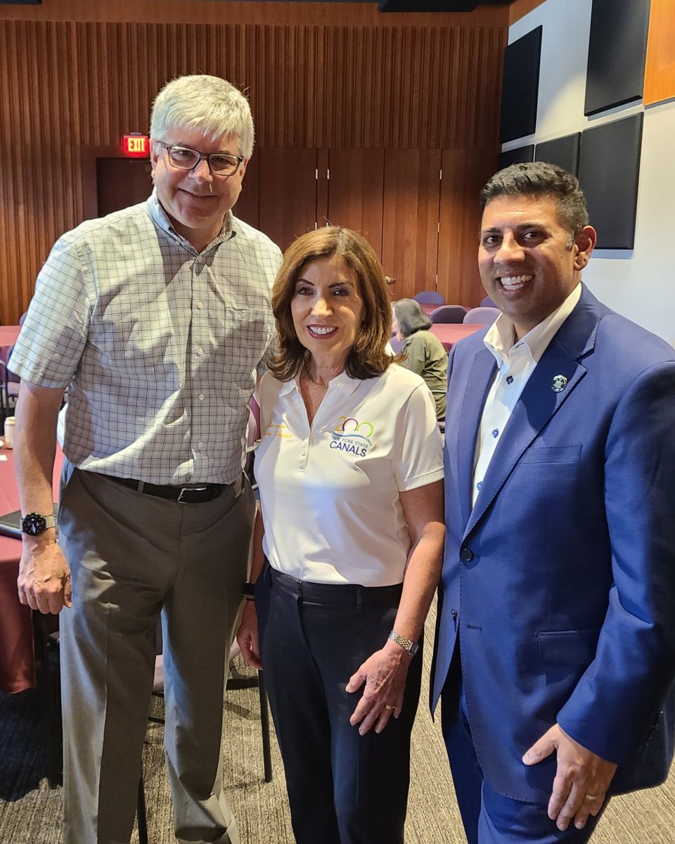 RITPresident's tweet image. It was wonderful to meet @GovKathyHochul for lunch today with @SenatorCooney and other leaders at the @EastmanMuseum.