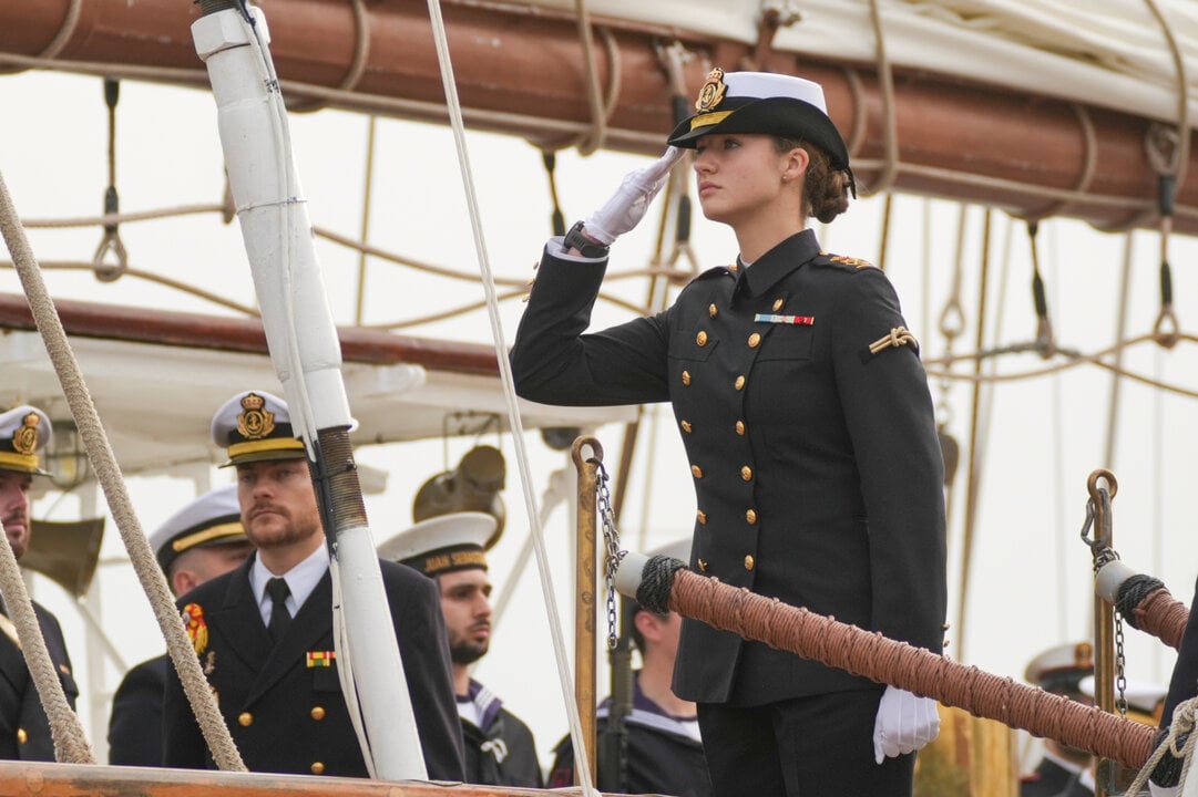 ecd_'s tweet image. La Princesa de Asturias ha sido nombrada Alférez Alumna del Cuerpo General del Aire y del Espacio, una vez finalizada su formación militar en la Armada, según un real decreto que publicó el pasado miércoles el Boletín... f.mtr.cool/glcokqmqyp