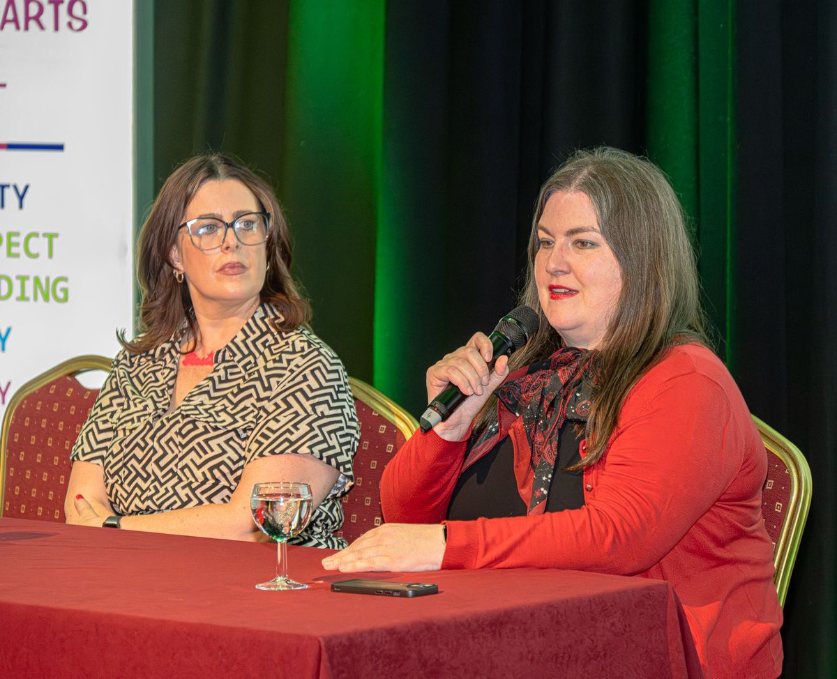 lisburnfeile's tweet image. ✨ What a brilliant start to #LisburnFéile 2025!
Thanks to @BBCJayneMcC (chair) & panellists @AmandaFBelfast , @IanMarshall_ , @newbelfast & Mags White-O’Kane from @ImagineBelfast for a lively and insightful discussion.
🎉 Up next: Party in the Park