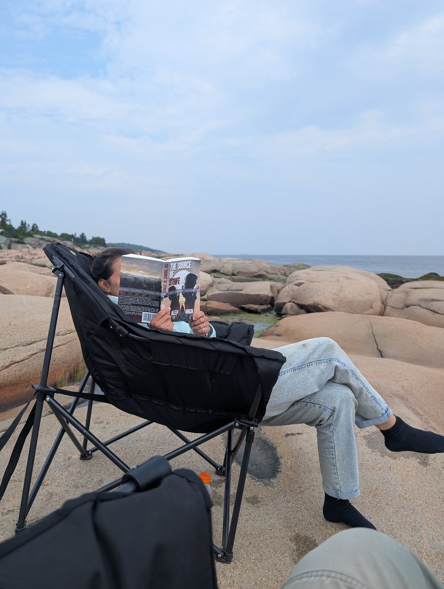 AlexArch_author's tweet image. Found this girl reading my book while on my camping trip this week! How cool is that?

(If anyone thinks she looks like my wife, I swear it&apos;s a coincidence! I think it&apos;s still cool she&apos;s reading it.)
#booktok