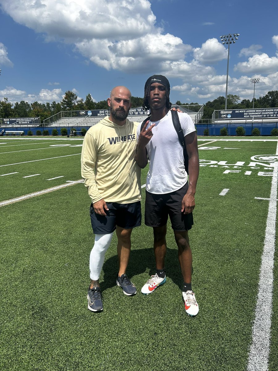 calvinramseur10's tweet image. Great time @WingateFb camp, thanks for having me @CoachUlassin @OnlyOneNeno4 @GldLionFootball