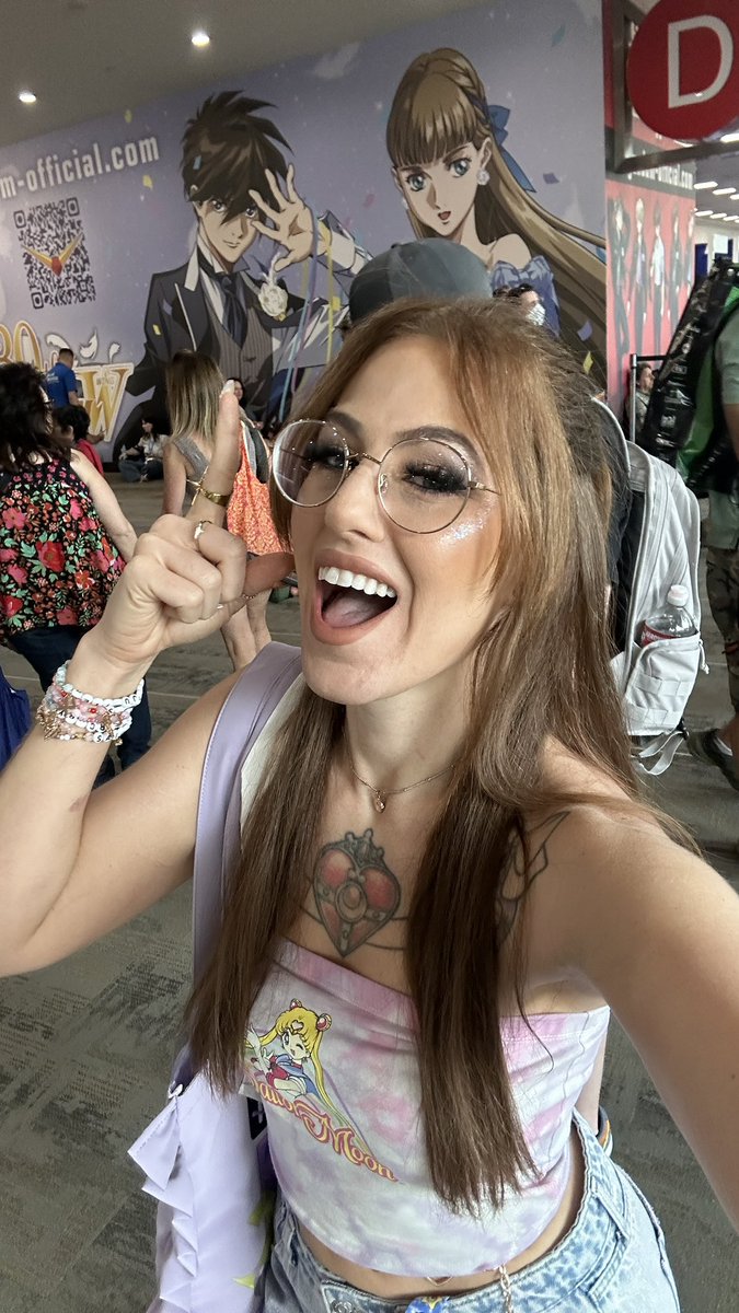 Ochibawolf's tweet image. Just chillin with my husand at SDCC 😂