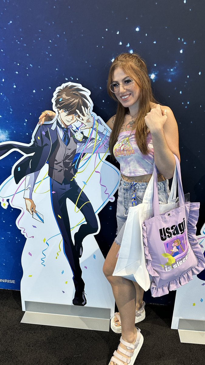 Ochibawolf's tweet image. Just chillin with my husand at SDCC 😂