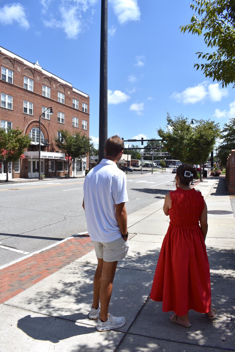 EthanClarkWX's tweet image. Today, I visited Sanford and had a great tour with the mayor and the Downtown Sanford leader. I am determined to connect with the people and places I serve on my weather page. North Carolina’s Weather Authority, I am looking at new way to connect with weather forecasting. #ncwx