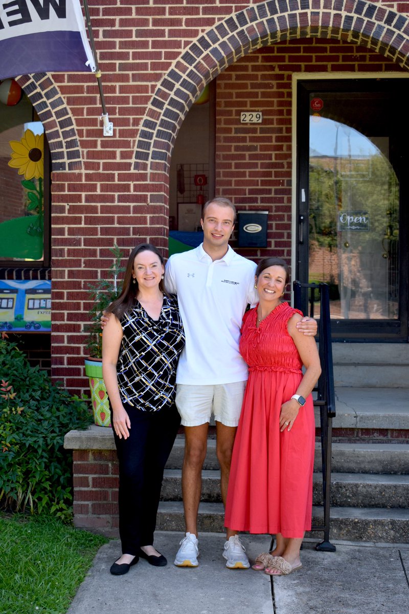 EthanClarkWX's tweet image. Today, I visited Sanford and had a great tour with the mayor and the Downtown Sanford leader. I am determined to connect with the people and places I serve on my weather page. North Carolina’s Weather Authority, I am looking at new way to connect with weather forecasting. #ncwx