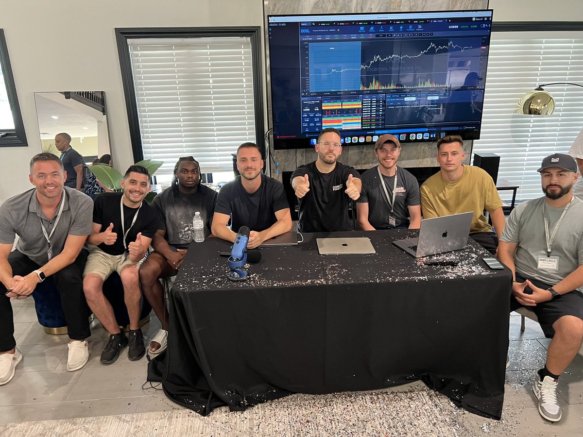 StocksniperTeam's tweet image. Traders, Tiesto, The Sphere, Manny Pacquiao, and Akon all in the same weekend. A vegas trip I’ll never forget thanks to @timothysykes and @Stratataaa ’s Inner Circle crew! See you in Miami!
#StockSnipers #InnerCircle #LasVegas #Big3 #Akon #TheSphere #Tiesto #LivLife