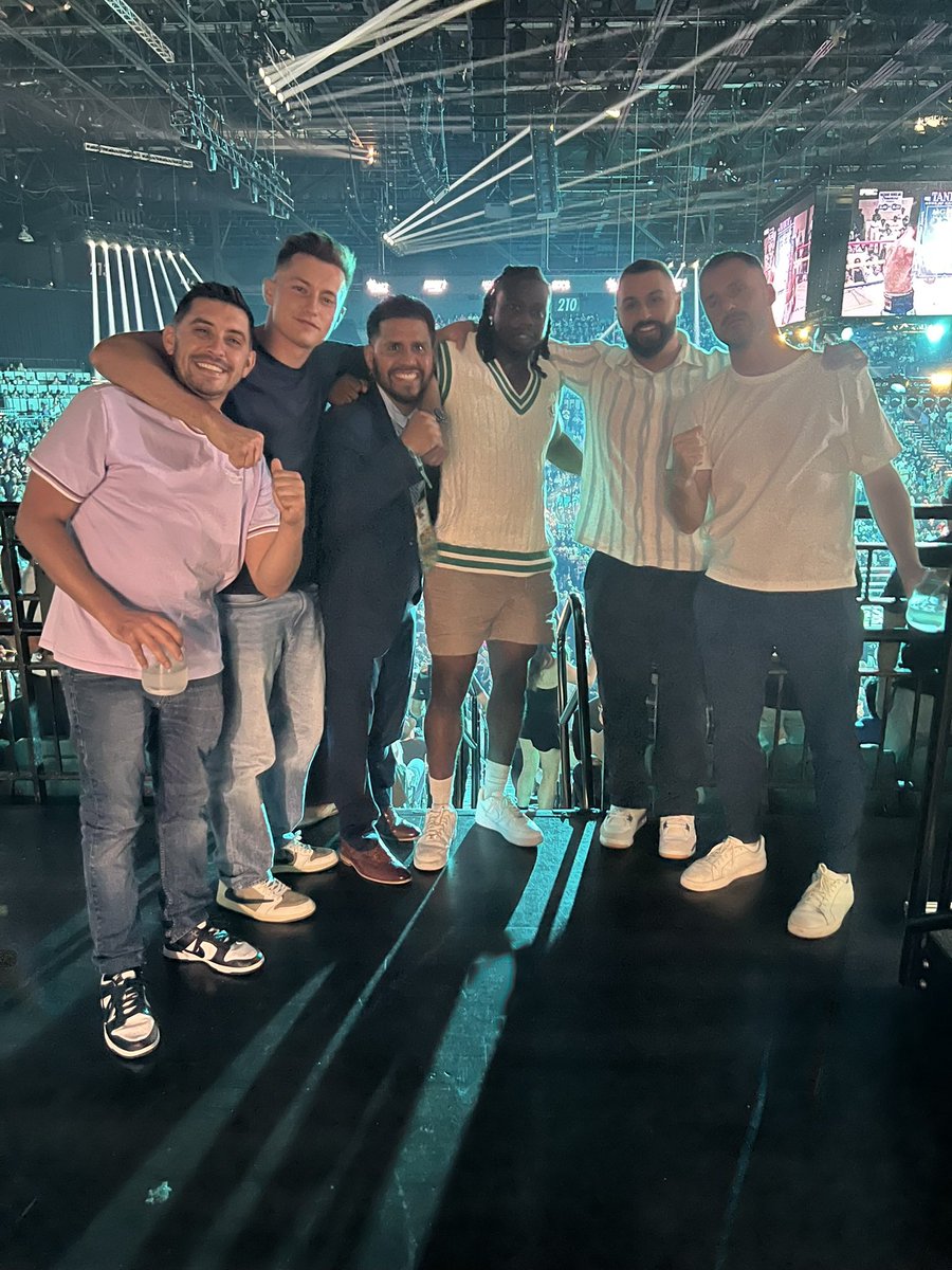 StocksniperTeam's tweet image. Traders, Tiesto, The Sphere, Manny Pacquiao, and Akon all in the same weekend. A vegas trip I’ll never forget thanks to @timothysykes and @Stratataaa ’s Inner Circle crew! See you in Miami!
#StockSnipers #InnerCircle #LasVegas #Big3 #Akon #TheSphere #Tiesto #LivLife