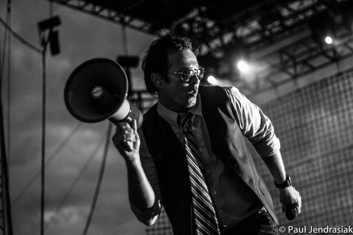 Scott Weiland is always one of the greatest frontmen in rock of any generation.

Thought I'd revisit the shots I took of Stone Temple Pilots in 2011. I really love the mood of this one of Scott with his megaphone. 

I've got some more shots of the show. If you're a fan of STP and