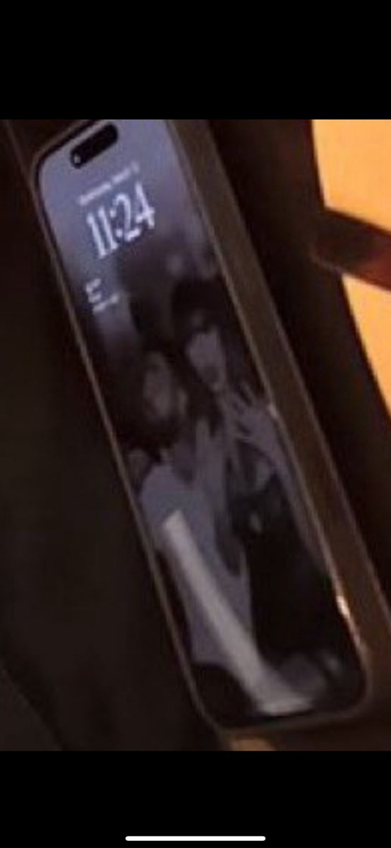 taybehere's tweet image. SHES WEARING. GOODBYE.