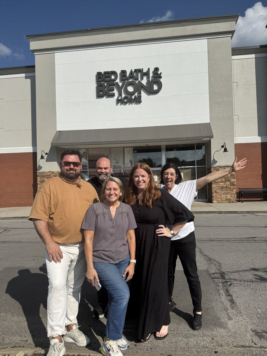 amyesullivan's tweet image. One step closer! 

@marcuslemonis @BedBathBeyond 

#NashvilleBedBathBeyondHome

$kirk $tbhc $byon