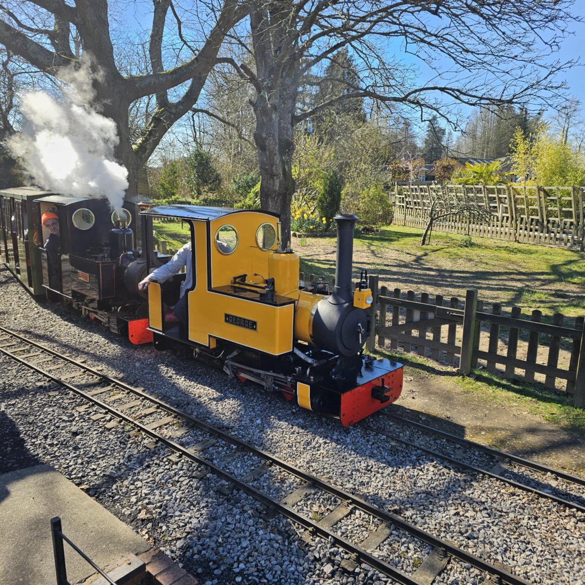 Staplefordtrain's tweet image. This Saturday and Sunday Free to attend and park
just £4 a trip A first as we get taken over by narrow gauge