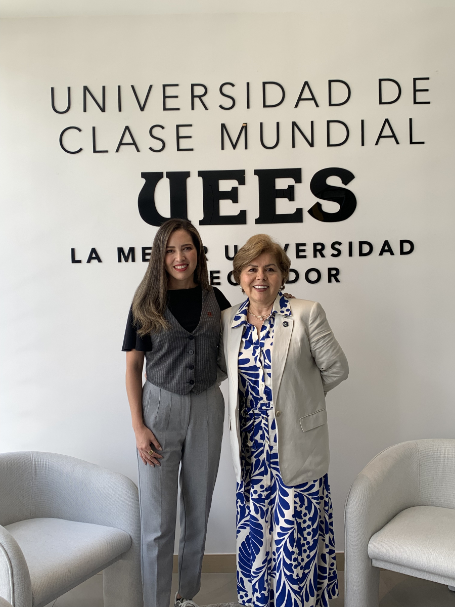 uees_ec's tweet image. 📍La directora de nuestra oficina en #Quito, Ana Changuin, mantuvo una valiosa reunión con Ana María Molina, directora ejecutiva de Club 30%+ Ecuador, iniciativa que promueve la participación de más mujeres en juntas directivas y cargos de alta dirección.
🤝 Un encuentro clave…