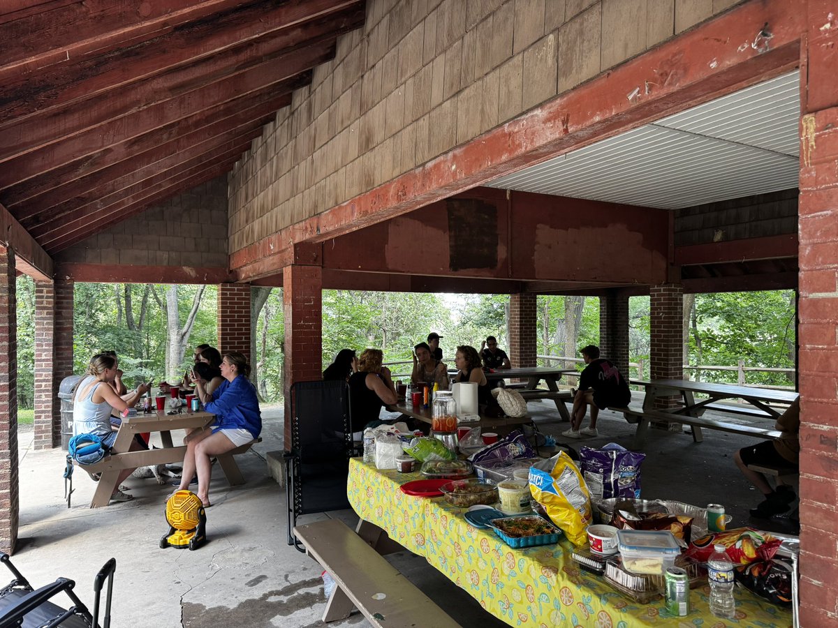 DelgoffeLab's tweet image. Times are weird. Things are changing. But spending a perfectly good afternoon grilling and chilling with the lab is always welcome. Every day I feel so honored to be at the wheel of a ship crewed by such amazing young scientists.