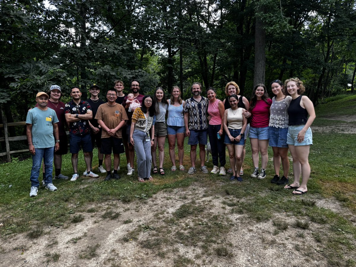 DelgoffeLab's tweet image. Times are weird. Things are changing. But spending a perfectly good afternoon grilling and chilling with the lab is always welcome. Every day I feel so honored to be at the wheel of a ship crewed by such amazing young scientists.