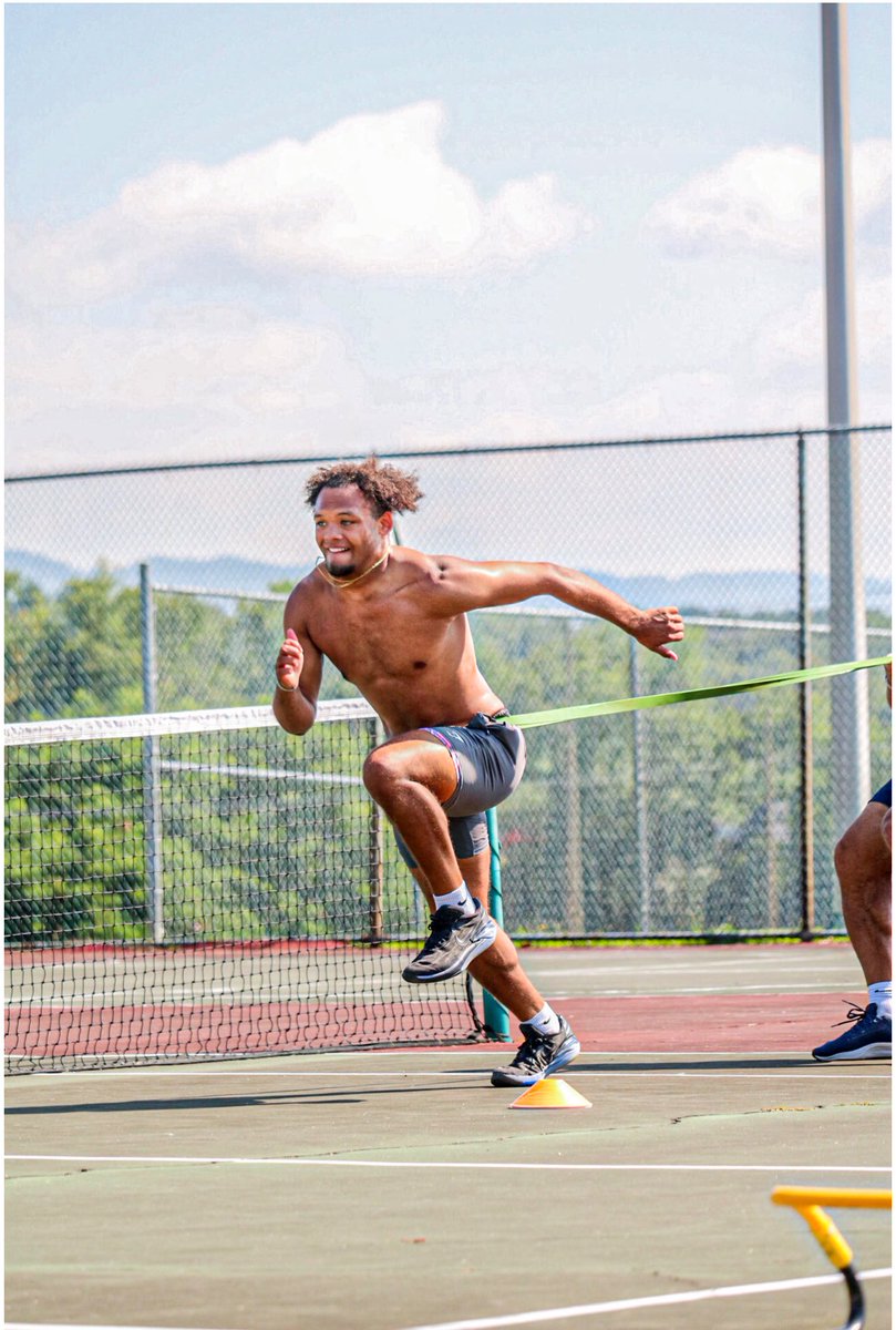 Trey ✞ tweet media