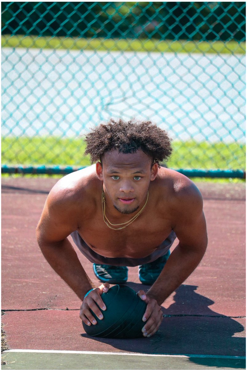 Trey ✞ tweet media