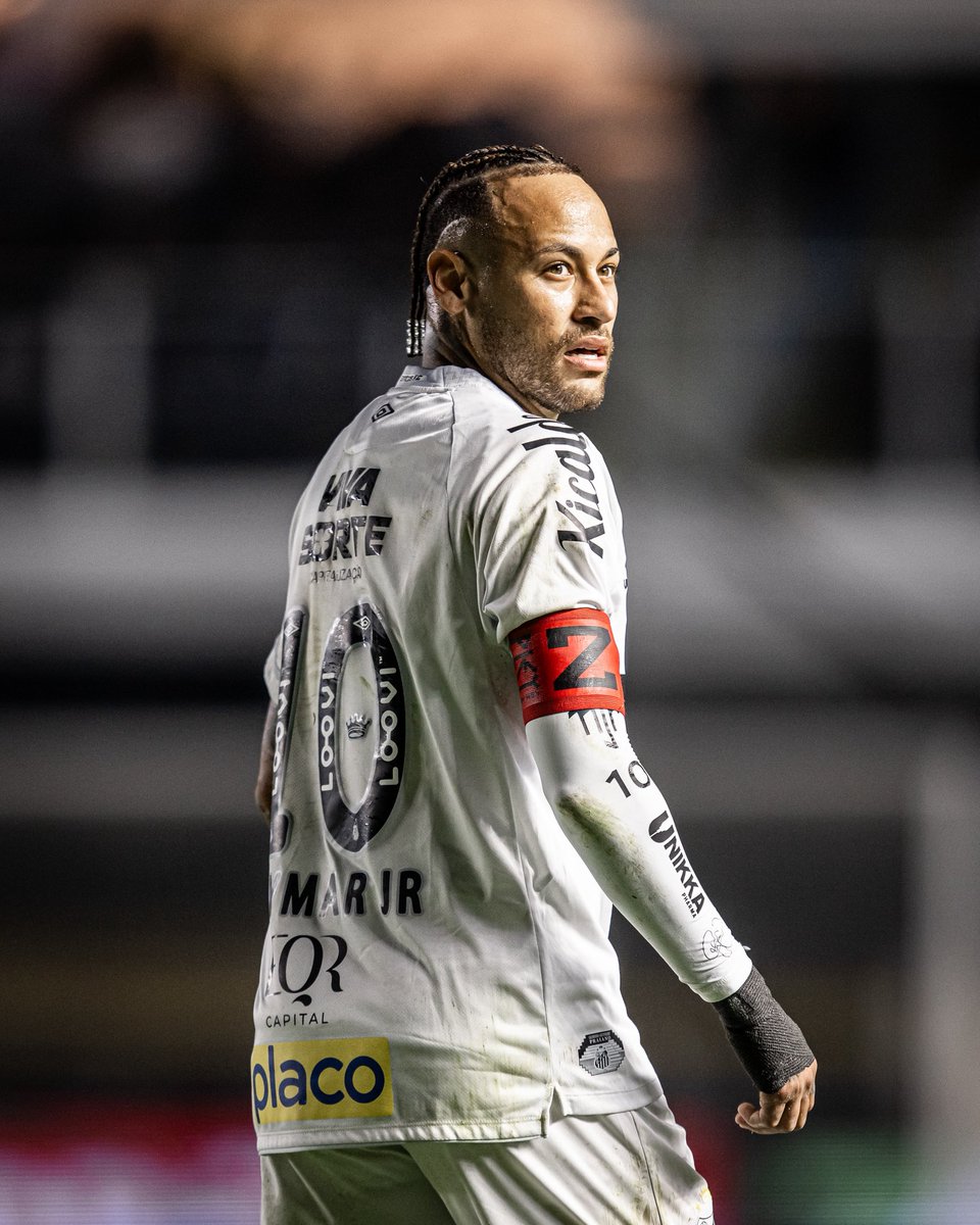 futebol_info's tweet image. Torcedores do Sport confeccionam máscaras com rosto de Bruna Marquezine para provocar Neymar no jogo deste sábado, na Ilha do Retiro.

Até esta quinta-feira, mais de 20 mil ingressos foram vendidos antecipadamente para o confronto.

🗞 @geglobo
📸 Raul Baretta/SFC | Pedro Chianca