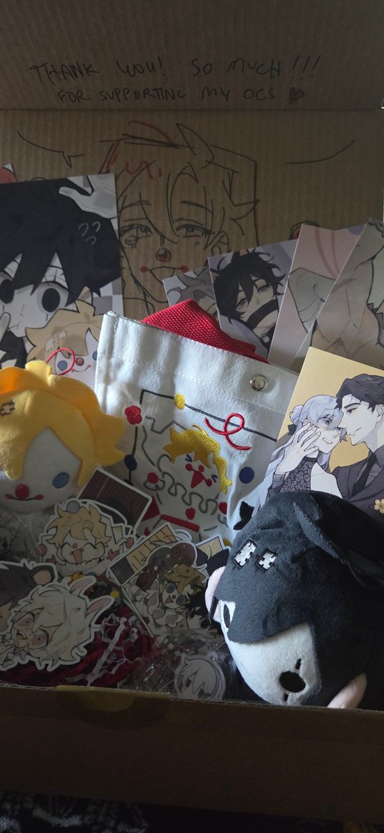 NNineFish's tweet image. Im so bad at pictures and i couldn't get them all in one shot...BUT THANK YOU @OtakuPup !!! I CRY OVER YOUR OCS EVERYDAY also, your biggest fan jellie loves her new ota sticker