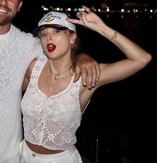 tayhessgfs's tweet image. she’s so hot