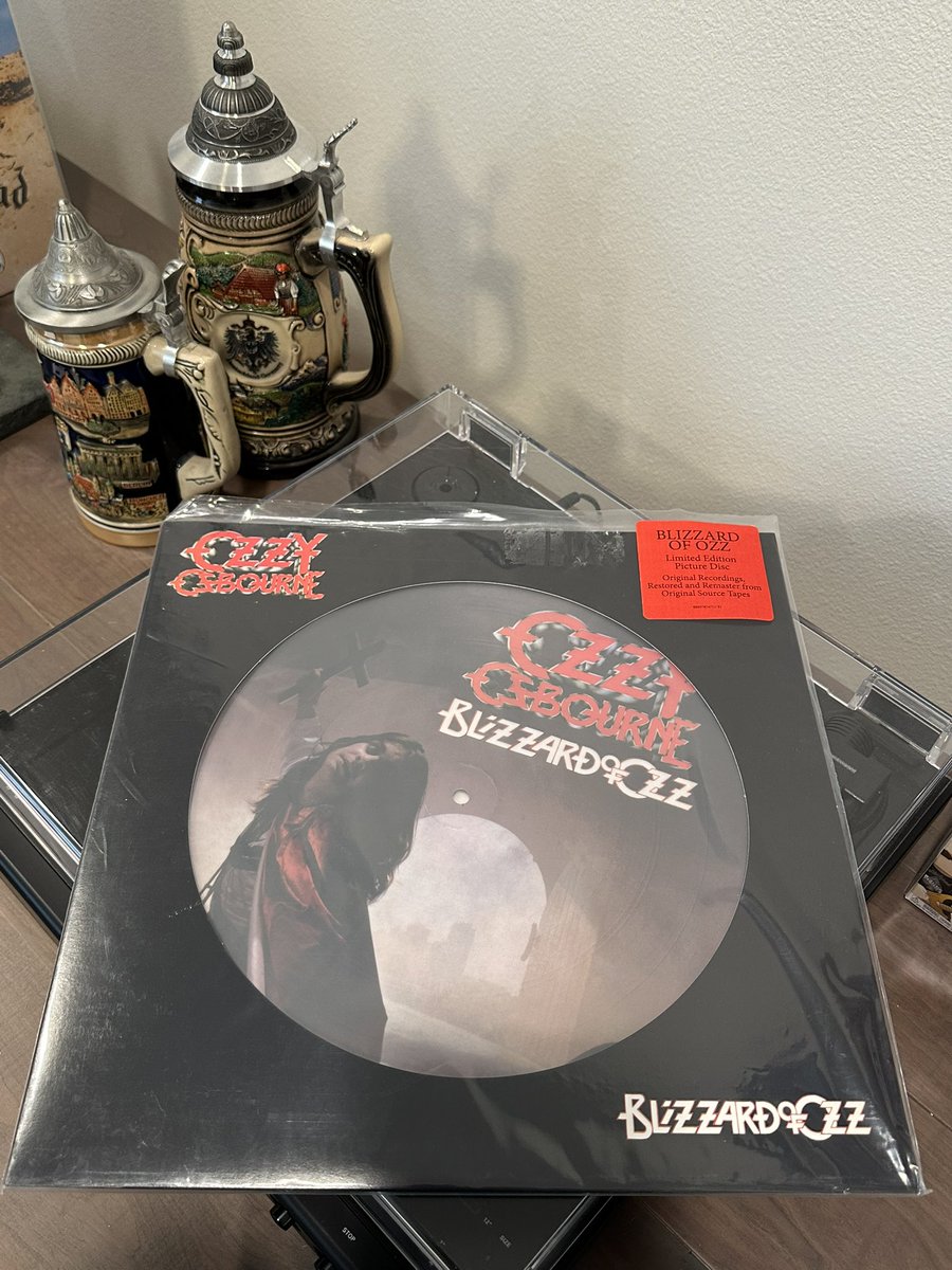 drrckbr's tweet image. Don't ask me, I don't know…
Ozzy Osbourne - Blizzard of Oz
🇬🇧
1980
#OzzyOsbourne #RIPOzzy