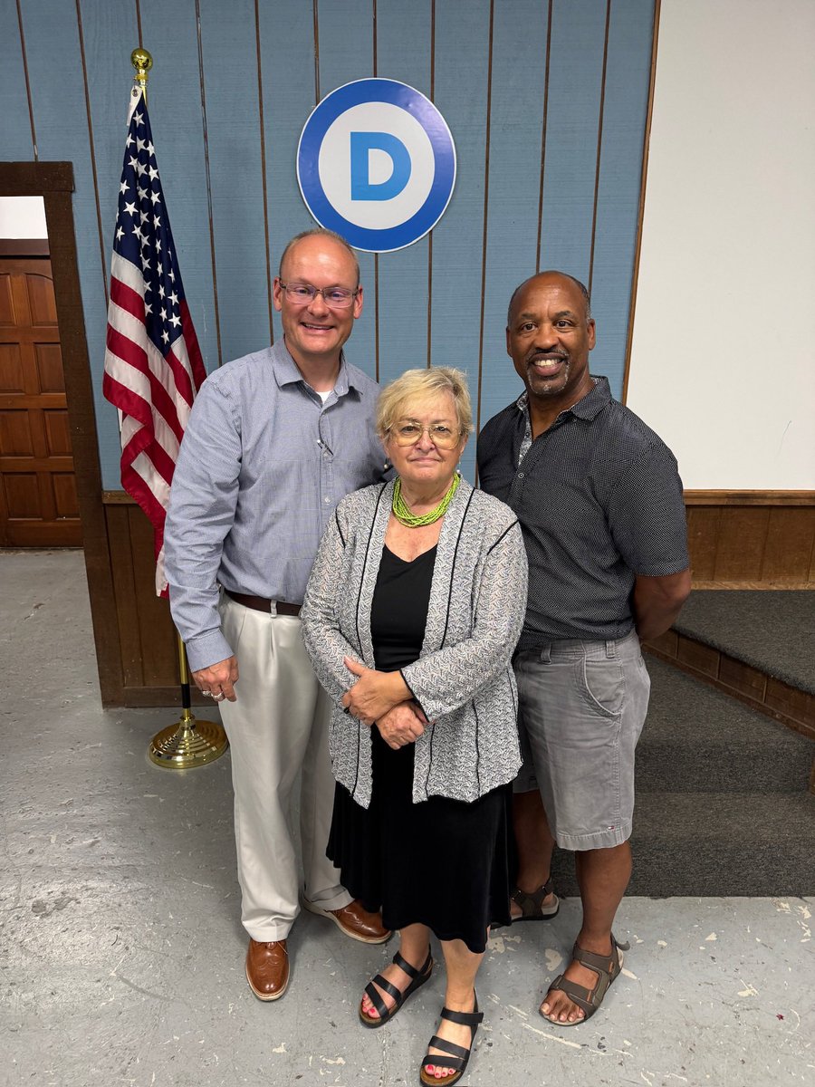 INDems's tweet image. Thanks to everyone in the 9th District who made Saturday’s Torchbearer Tour with Chair Tallian an amazing success!

Chair Tallian met with leaders and volunteers in Batesville, Lawrenceburg, Madison, Bloomington, and Bethlehem.